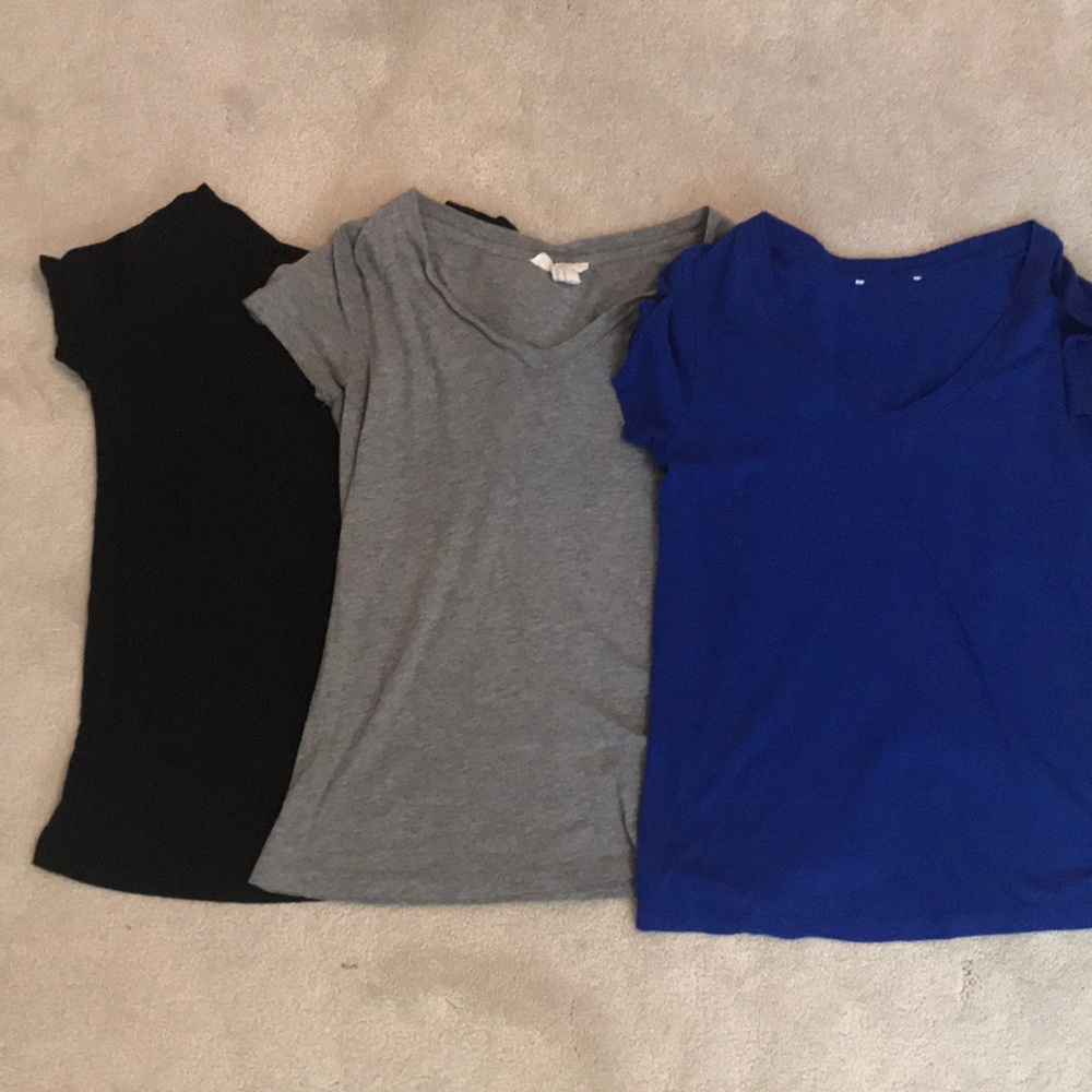 V-neck T-shirt bundle